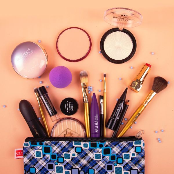 Cosmetics & Beauty Image